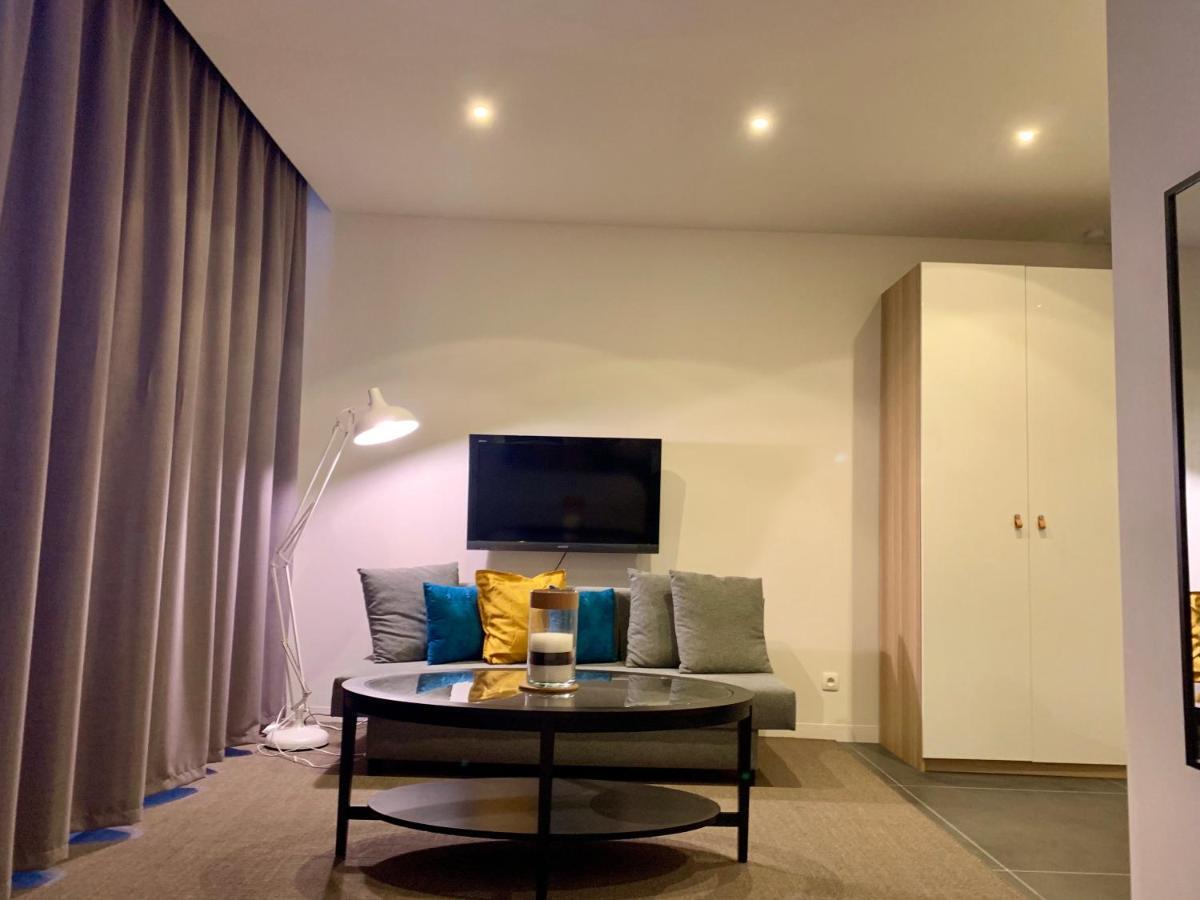 Suite 336 Менен Екстер'єр фото